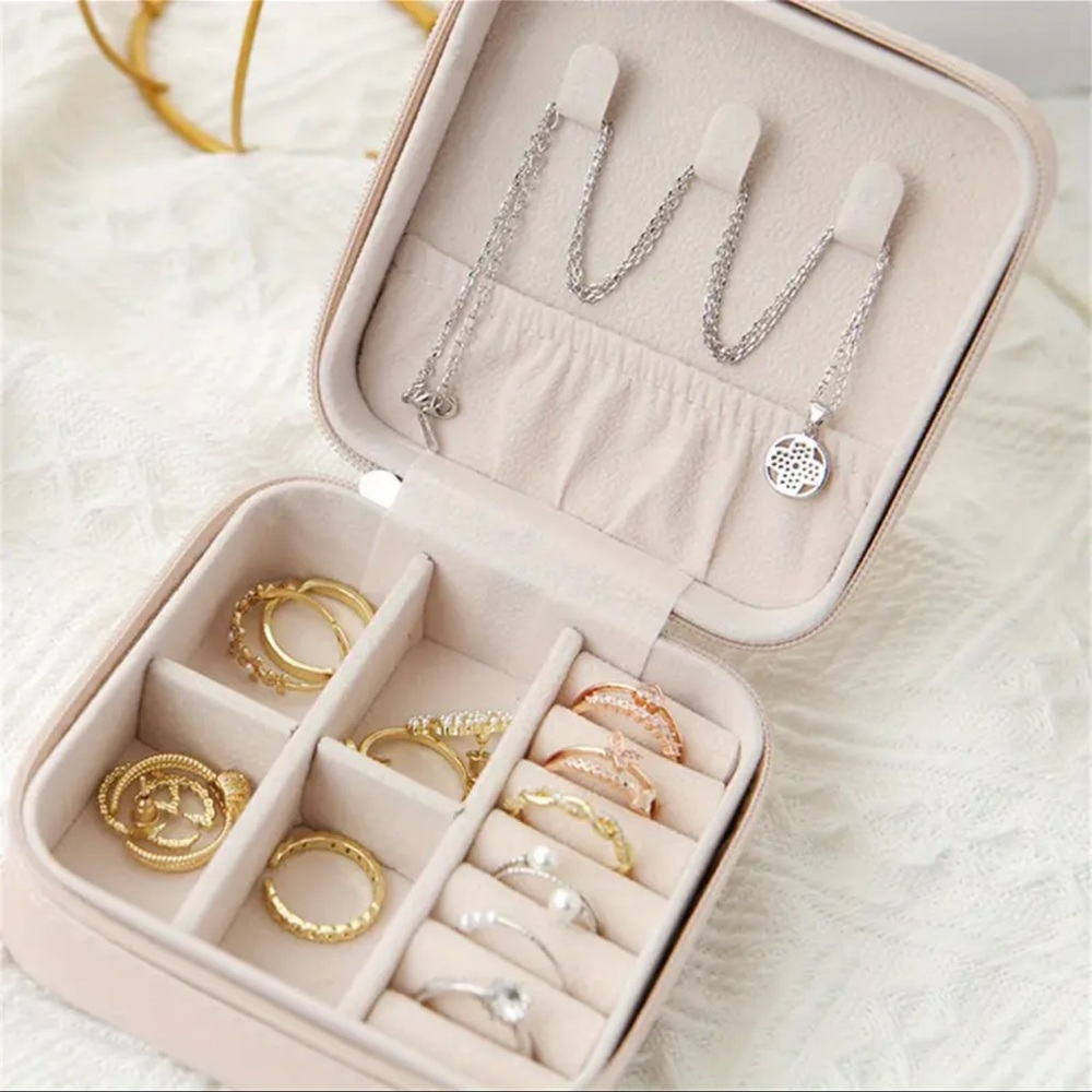 💜2/$20 Small Jewelry Travel Case, Light Pink